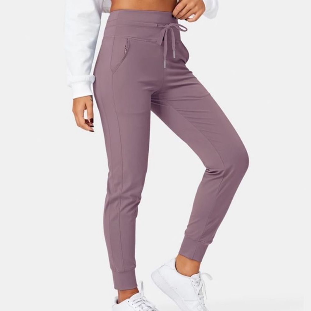 Halara Softlyzero Plush High Waisted Drawstring Side Pocket Joggers Pink XSP‎